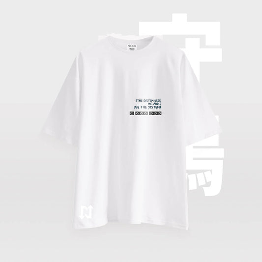 Camiseta blanca oversize inspirado en el Anime y Manga de Solo Leveling. Diseño original con artes impresos en DTF